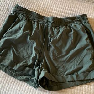 Lululemon 3” Spring Breakaway Short Green